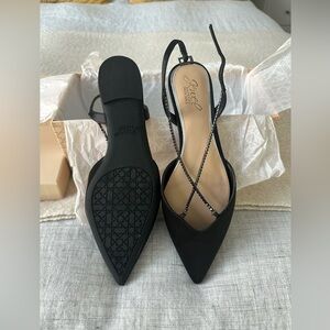 Jewel by Badgley Mischka Flats, Size 8